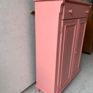 Vintage roze meidenkast H 140 x B 100 x D 39,5 foto