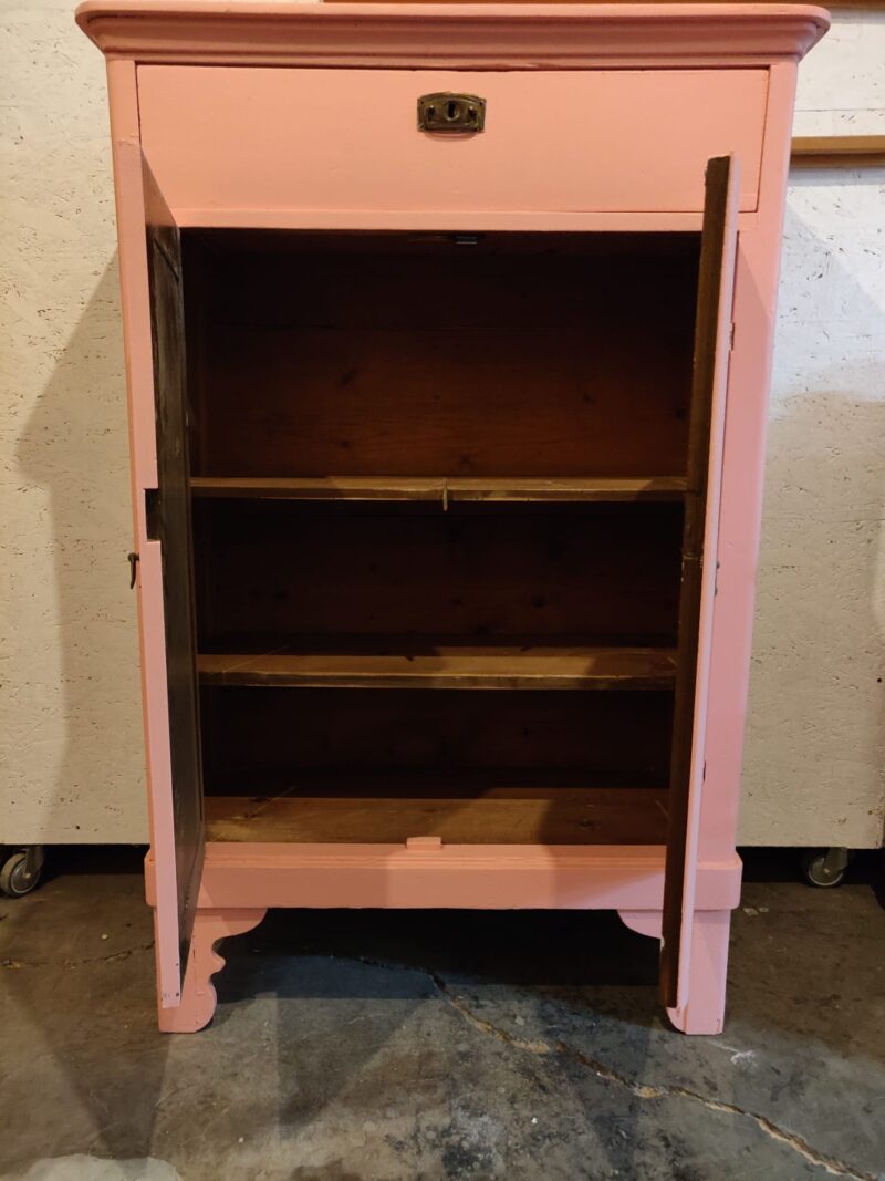 Vintage roze Biedermeier meidenkast H 129 x B 85 x D 35 foto